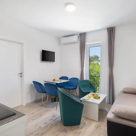 Providenca - Beachfront Lägenhet Makarska