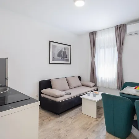 Apartment Providenca - Beachfront *